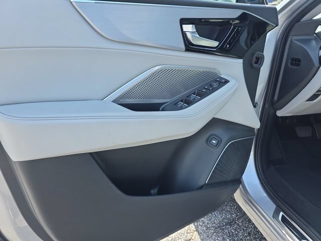 Used 2023 Acura MDX FWD w/ Technology Package image 17