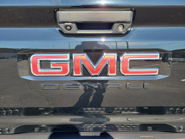 Used 2025 GMC Canyon Denali w/ LPO, Denali Black Edition image 30