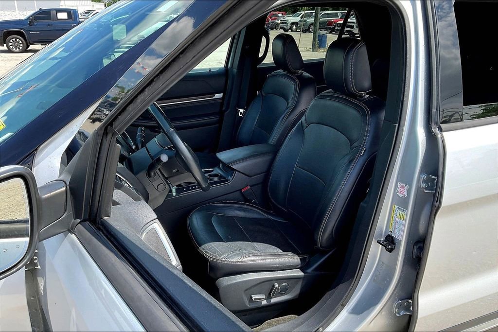Used 2018 Ford Explorer Limited FWD image 25