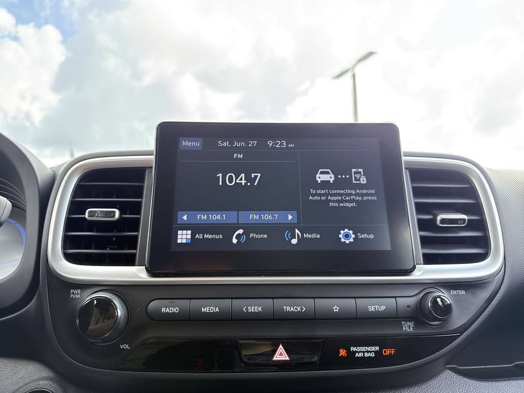 Used 2025 Hyundai Venue SEL FWD image 25