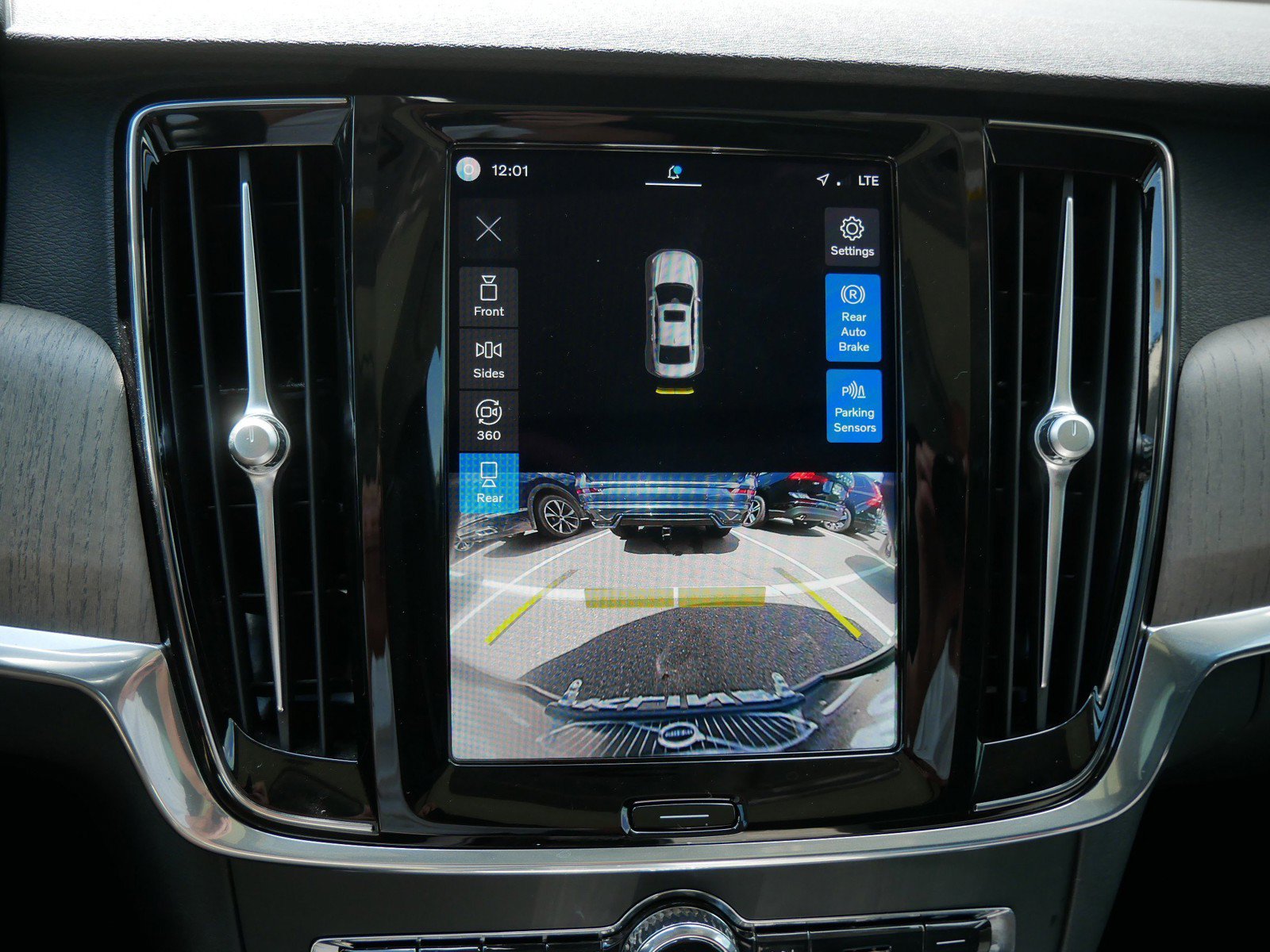 Certified 2023 Volvo S90 B6 Plus w/ Protection Package Premier AWD/4WD image 19