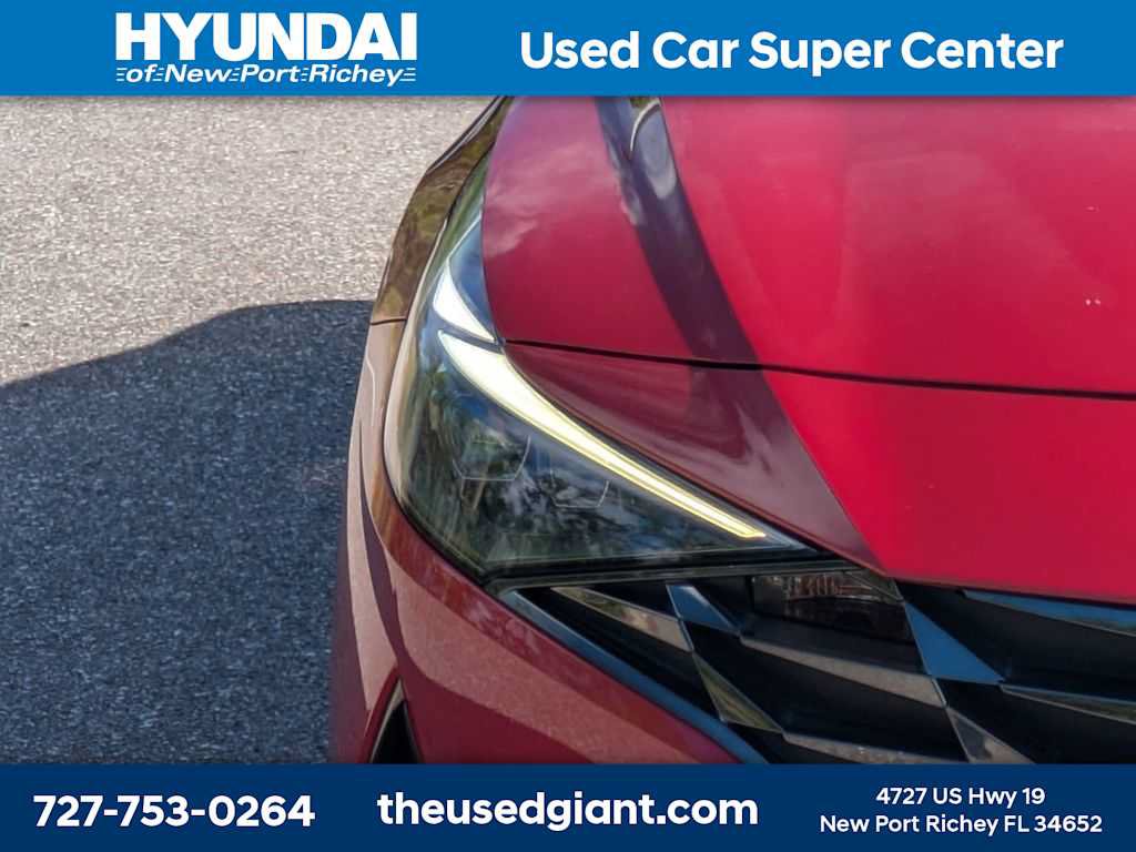 Certified 2022 Hyundai Elantra Limited FWD image 9