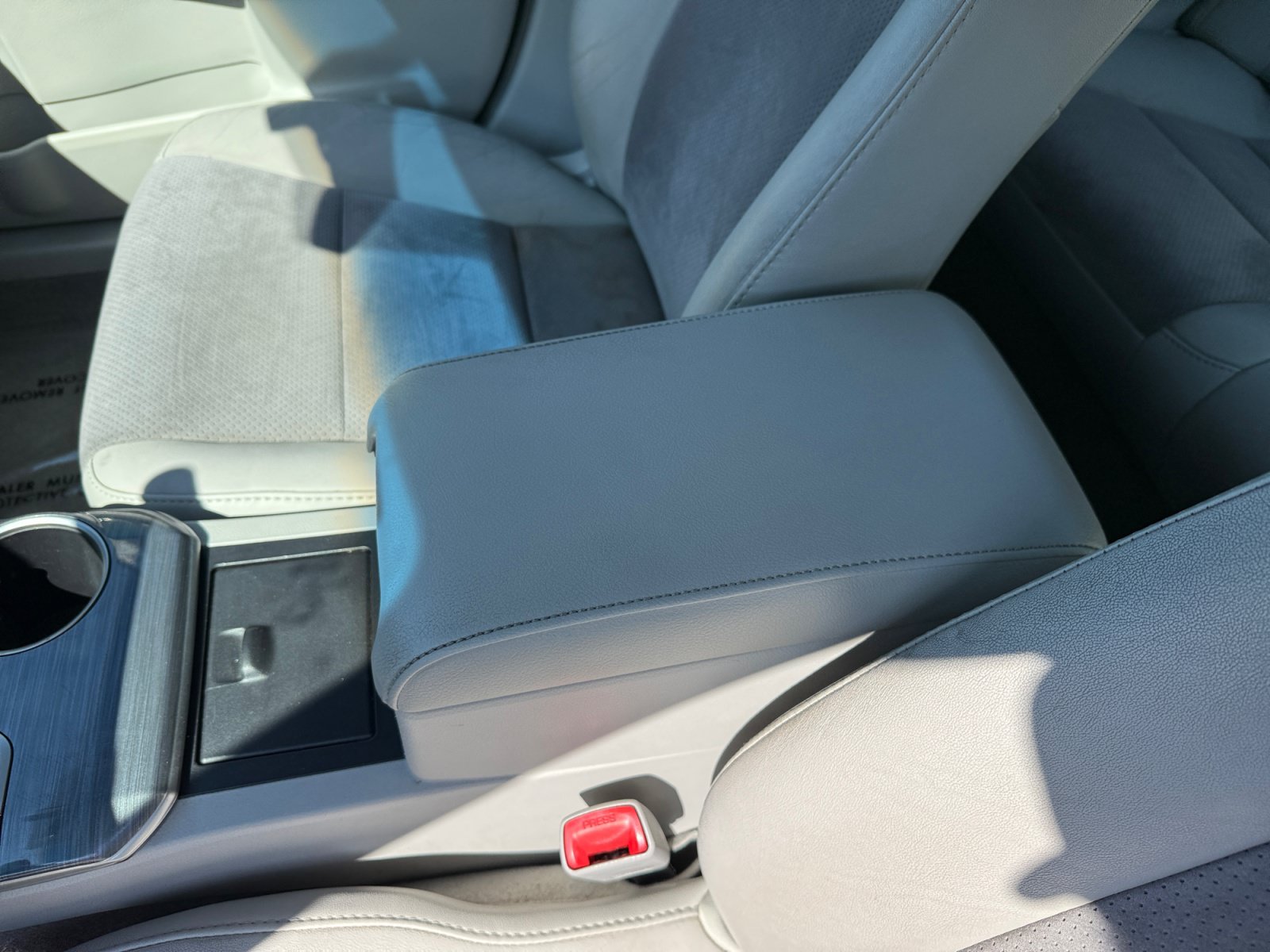 Used 2014 Toyota Camry XLE w/ Leather Package FWD image 14