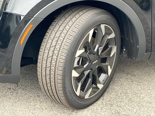 Certified 2025 Kia Sorento EX FWD image 3