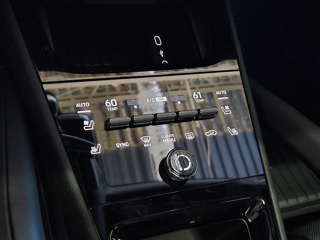 New 2026 Porsche Cayenne Coupe AWD/4WD image 16