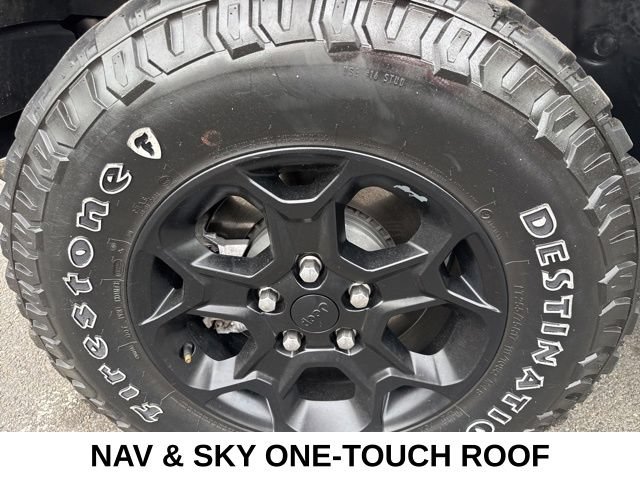 Used 2023 Jeep Wrangler Unlimited w/ Sun & Screen Package AWD/4WD image 10