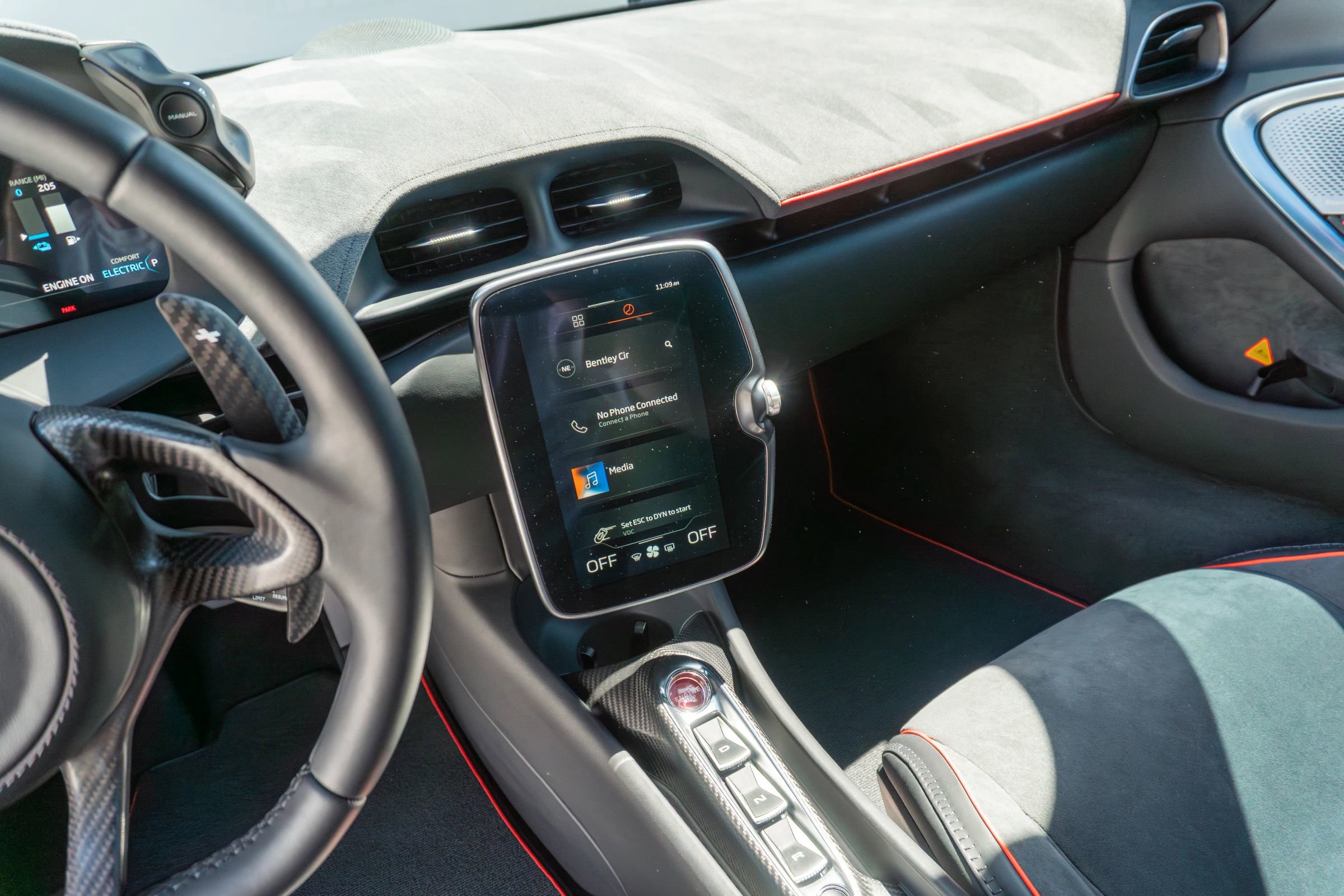 Used 2023 McLaren Artura RWD image 57