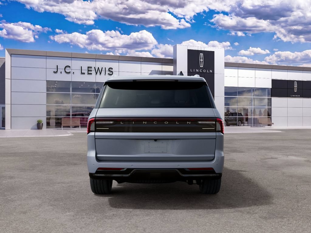 New 2027 Lincoln Navigator Premiere RWD image 5