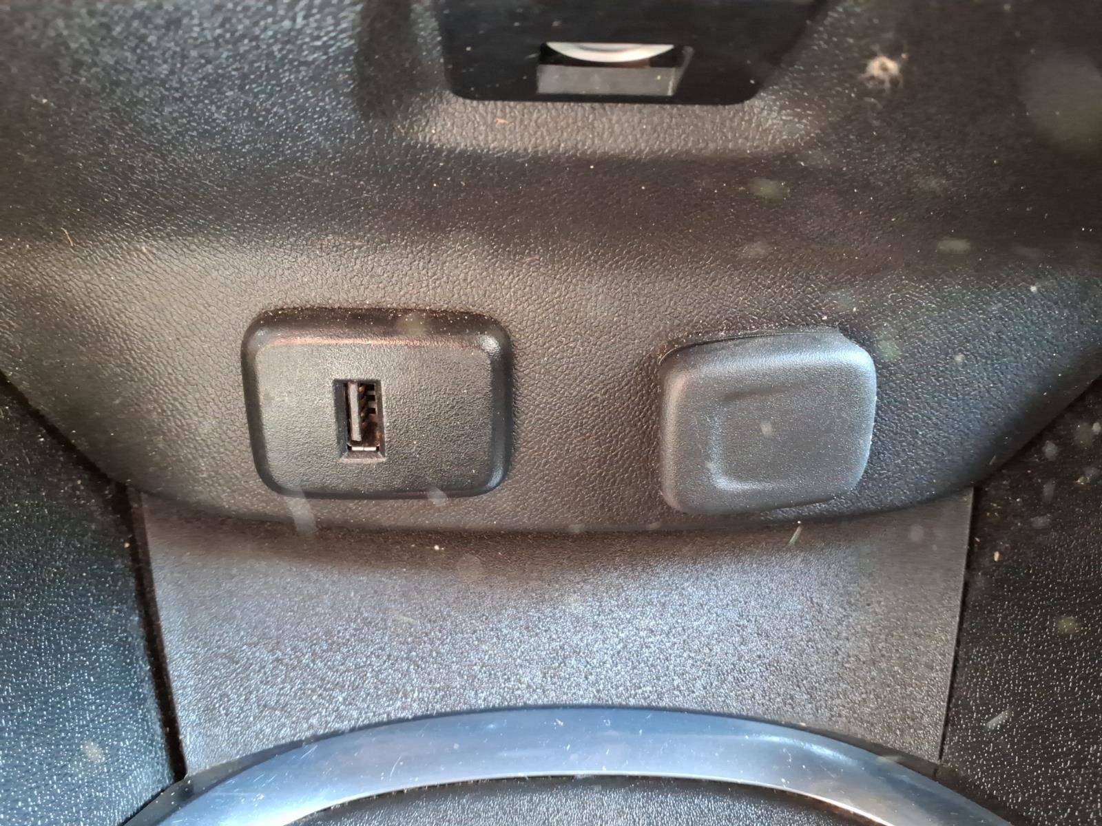 Used 2017 Chevrolet Malibu LT image 17