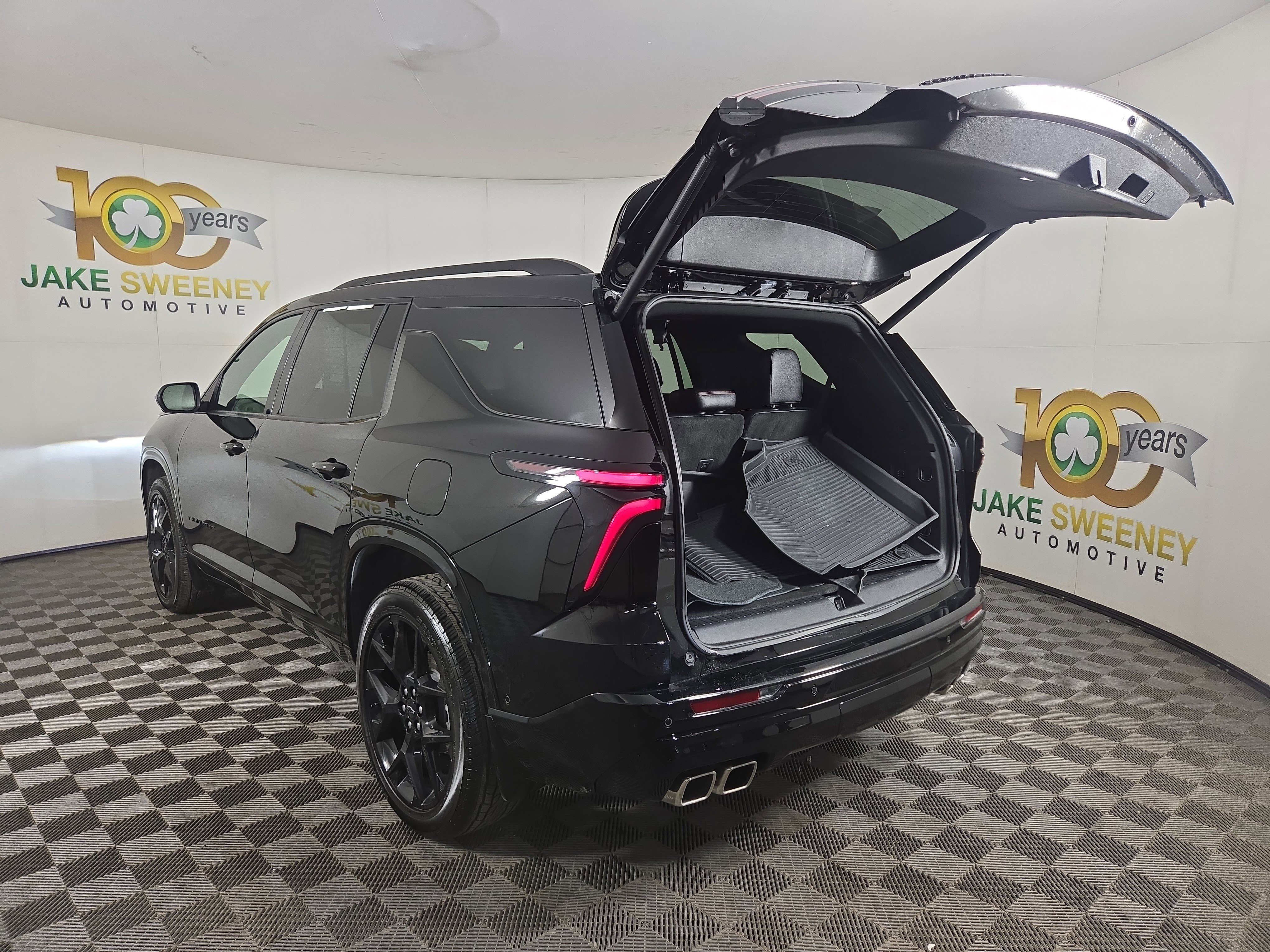 Certified 2025 Chevrolet Traverse RS w/ LPO, Floor Liner Package AWD/4WD image 35