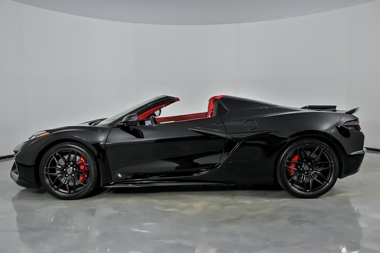 Used 2023 Chevrolet Corvette Z06 RWD image 8