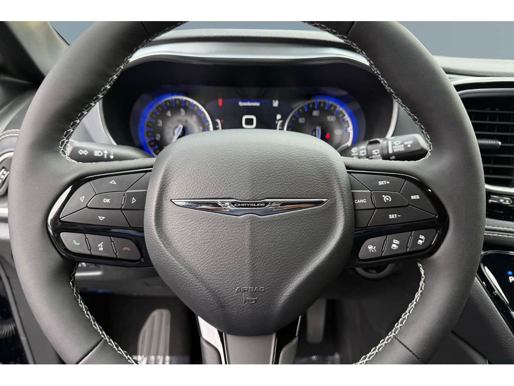 New 2026 Chrysler Pacifica Limited image 13