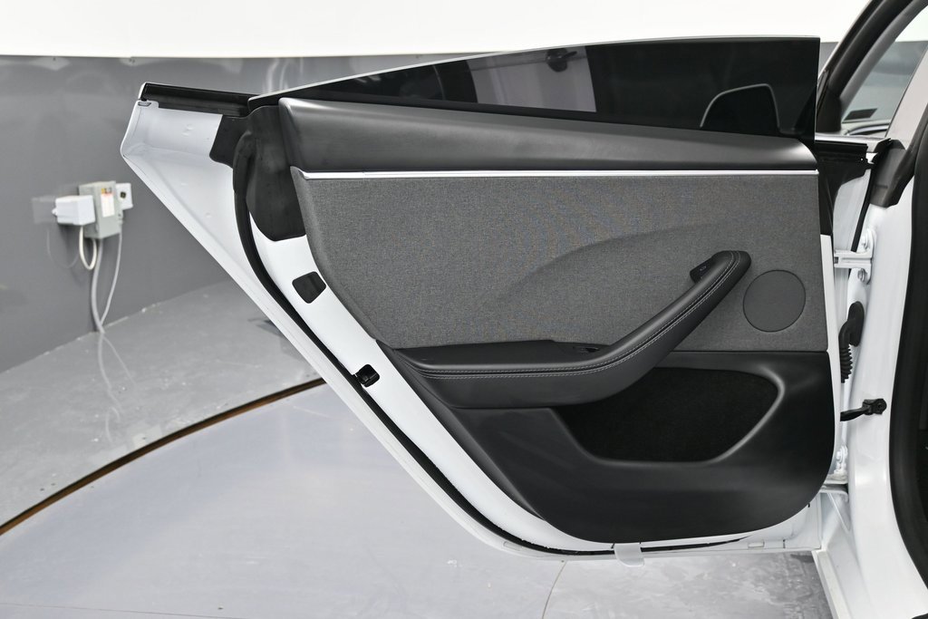 Used 2025 Tesla Model 3 Long Range image 25