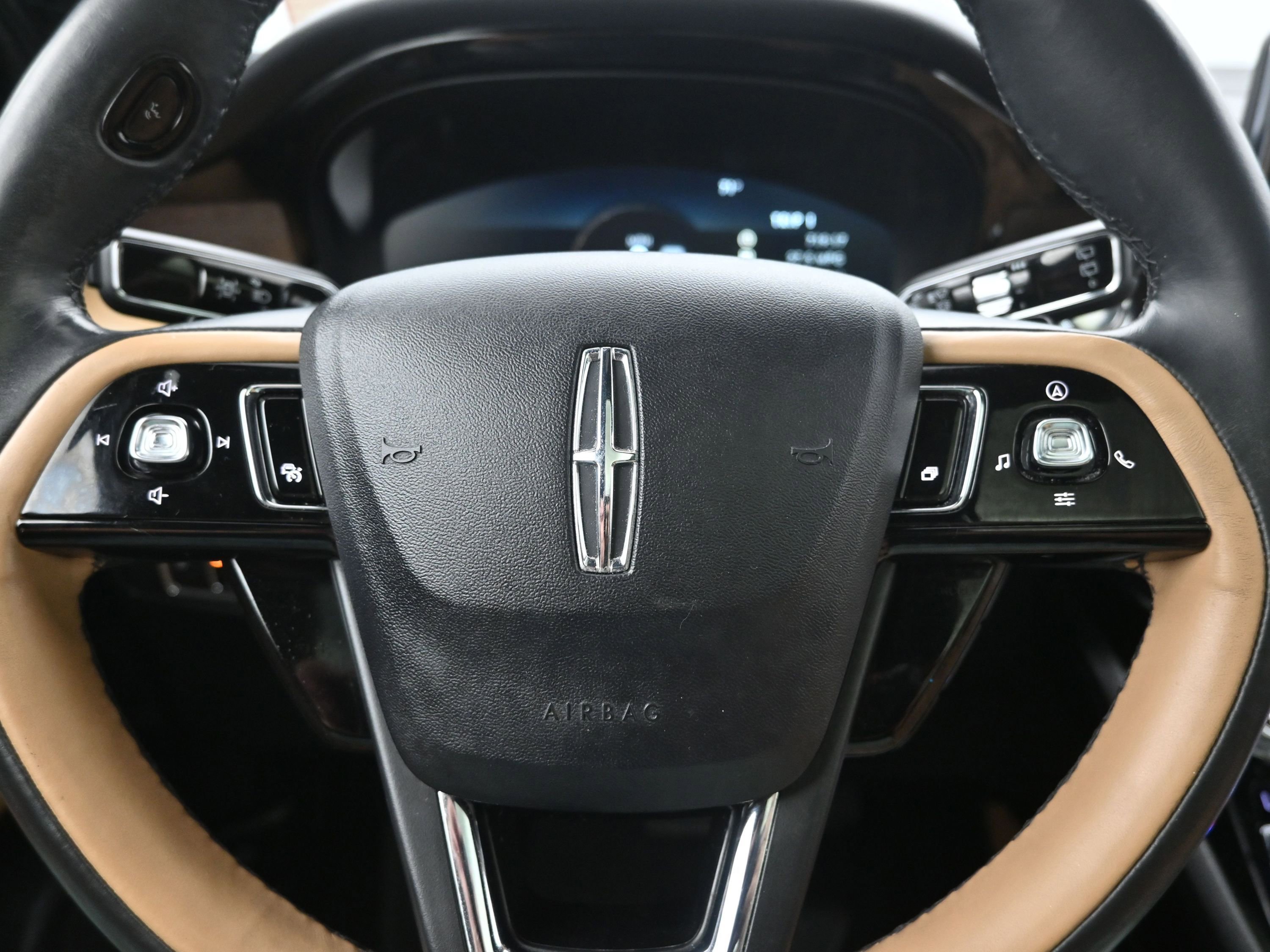 Used 2020 Lincoln Corsair Reserve w/ Equipment Group 202A AWD/4WD image 13