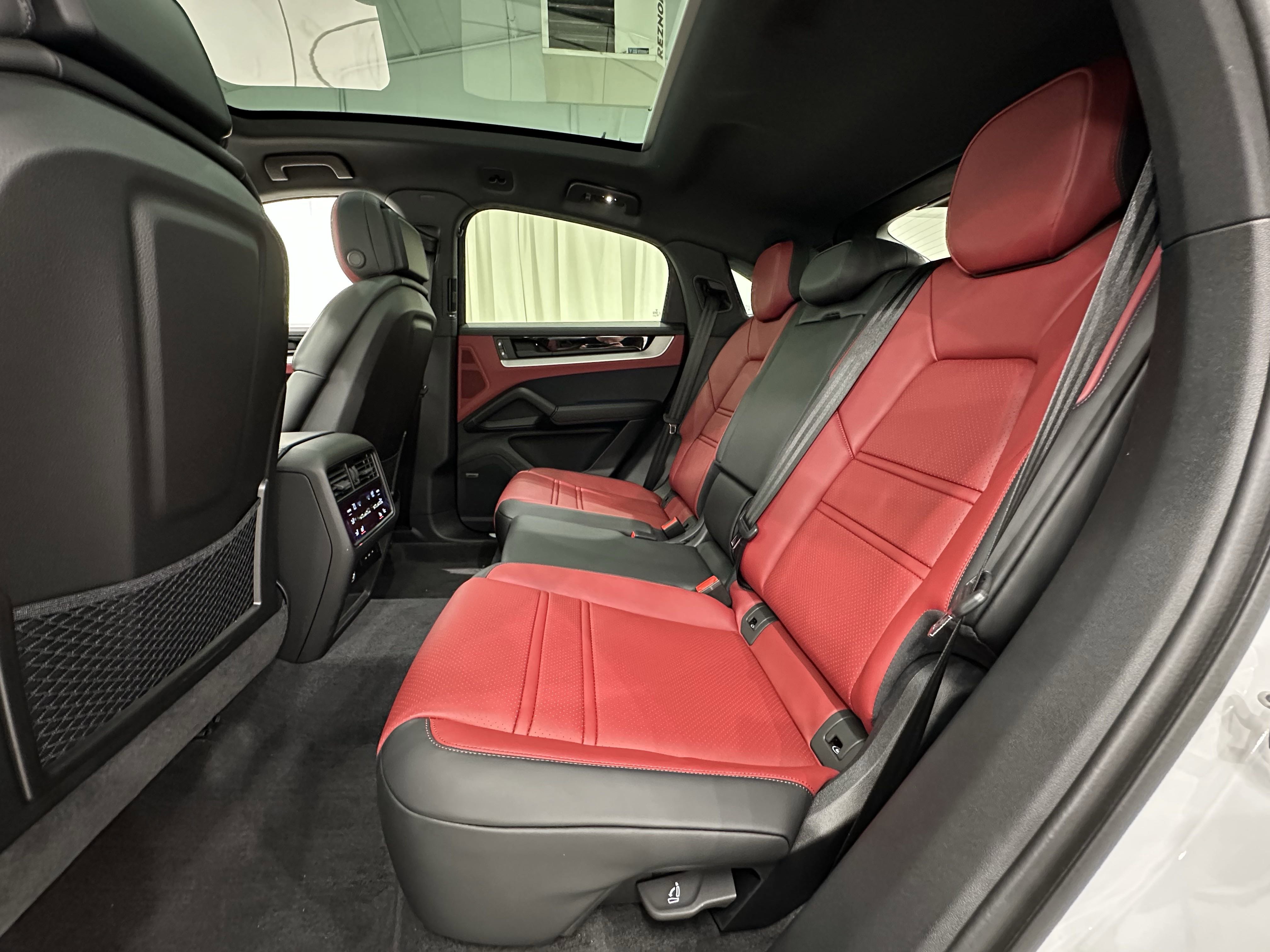 Certified 2025 Porsche Cayenne E-Hybrid image 20