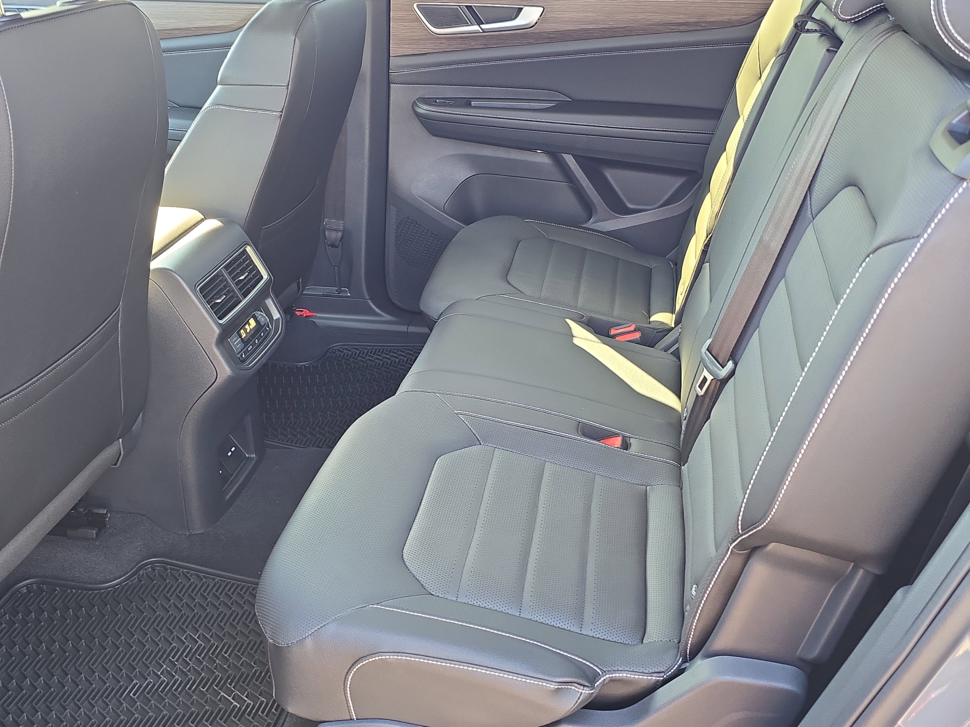 New 2026 Volkswagen Atlas SEL image 15