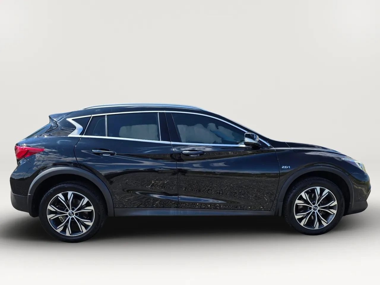 Used 2018 INFINITI QX30 AWD image 7