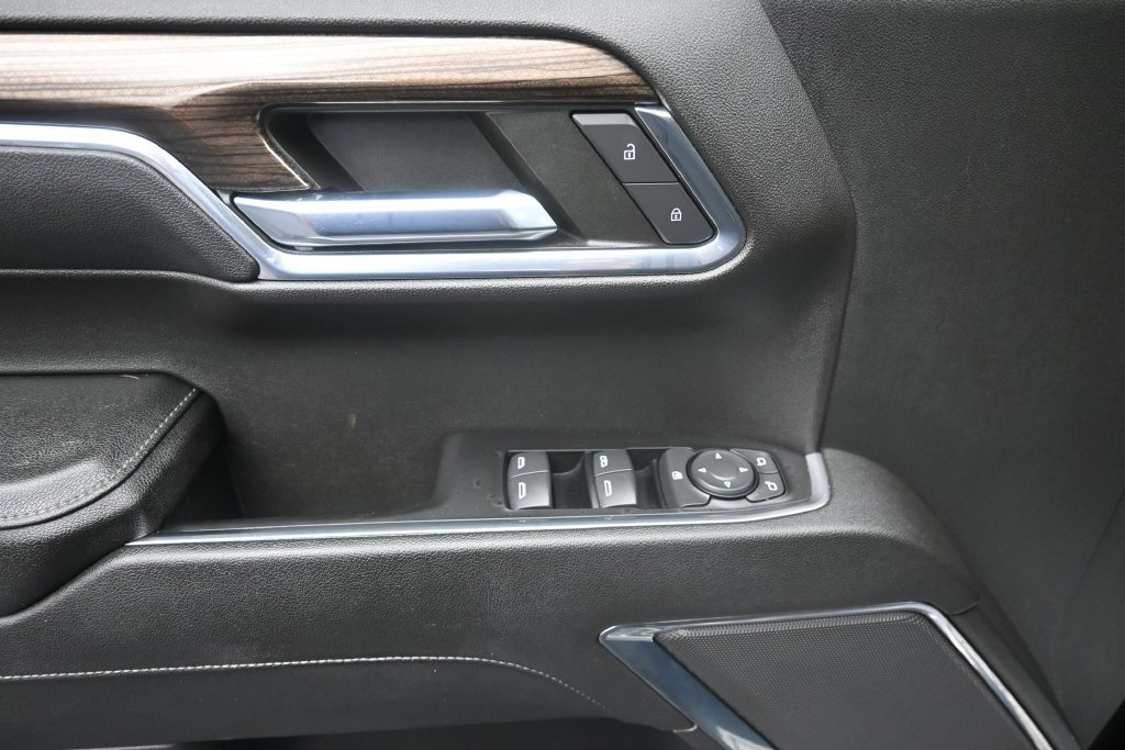 Used 2023 Chevrolet Silverado 1500 LT RWD image 9