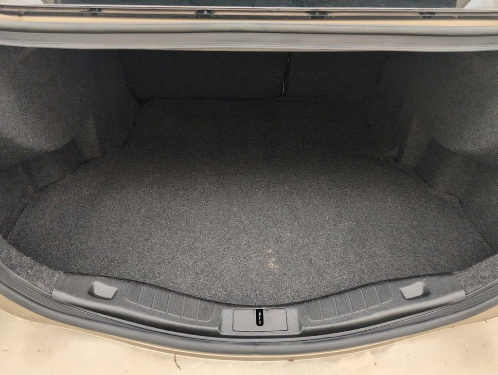 Used 2018 Ford Fusion SE w/ Equipment Group 201A FWD image 30
