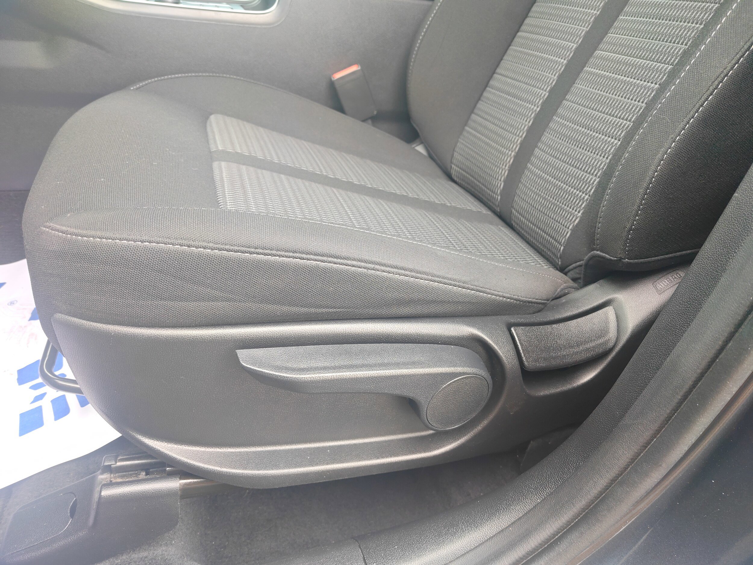 Used 2023 Kia Sorento LX FWD image 11