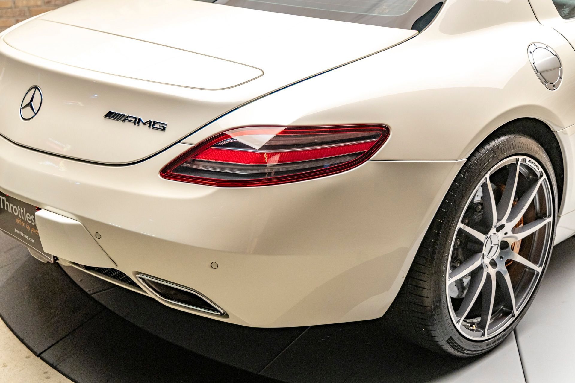 Used 2011 Mercedes-Benz SLS AMG Coupe image 30