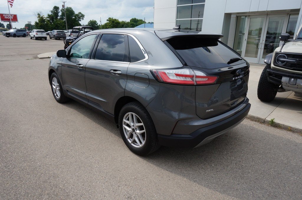 Used 2023 Ford Edge SEL w/ Convenience Package AWD/4WD image 3