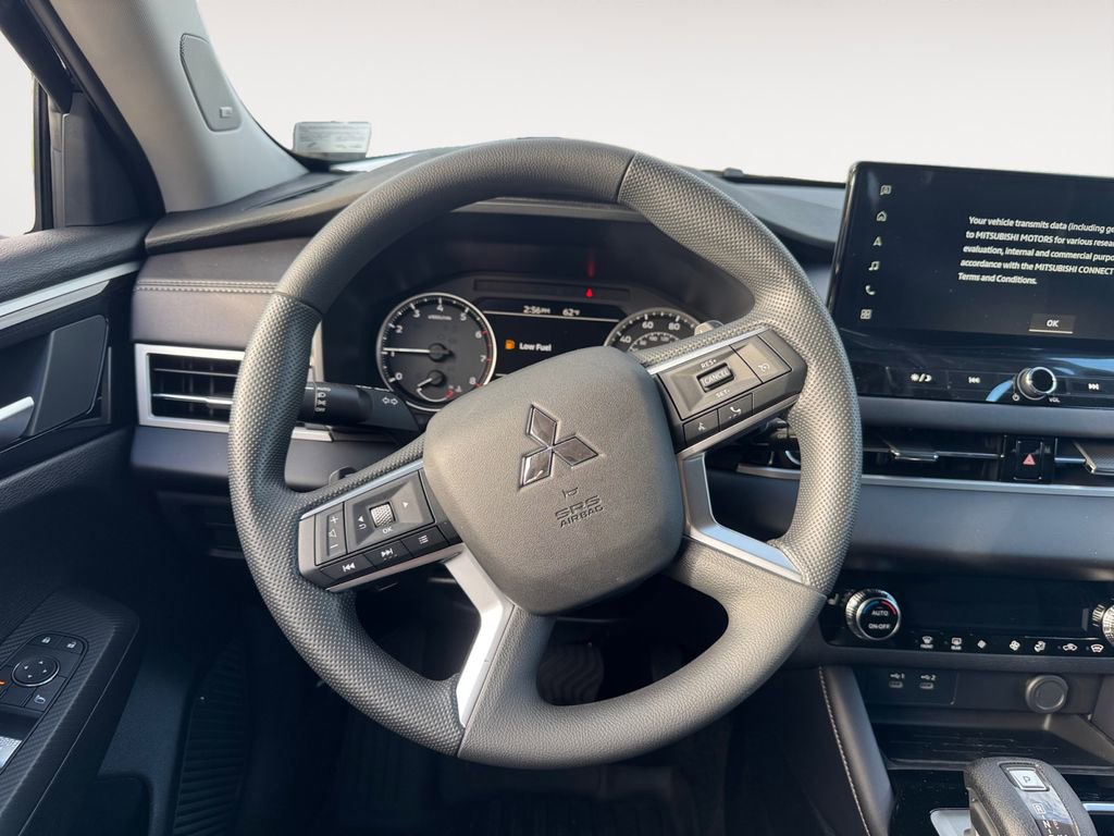 New 2026 Mitsubishi Outlander ES FWD image 12