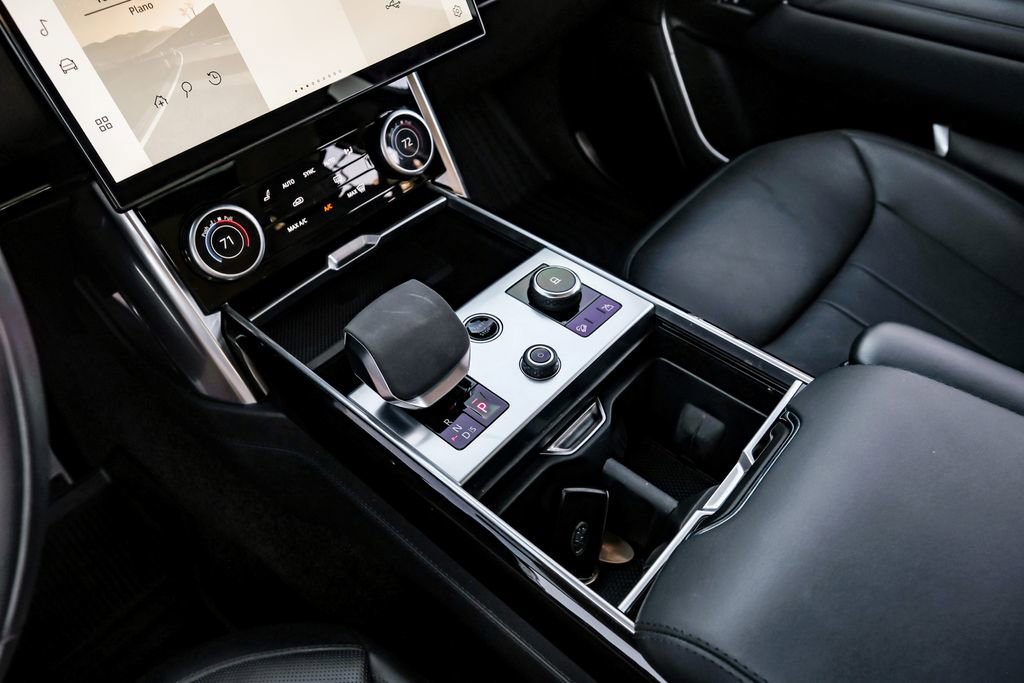 Used 2022 Land Rover Range Rover SE image 19