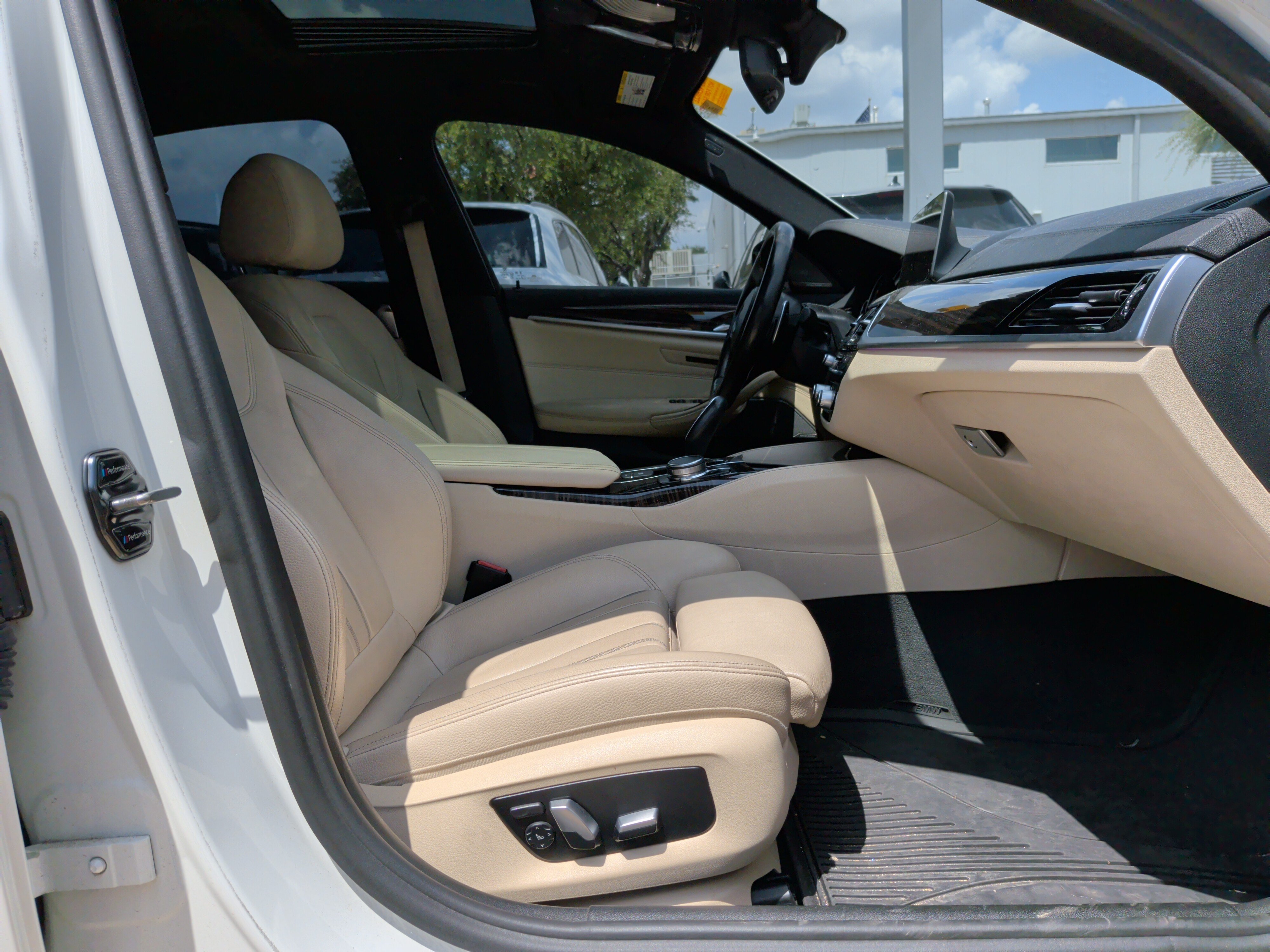Used 2017 BMW 540i RWD image 31