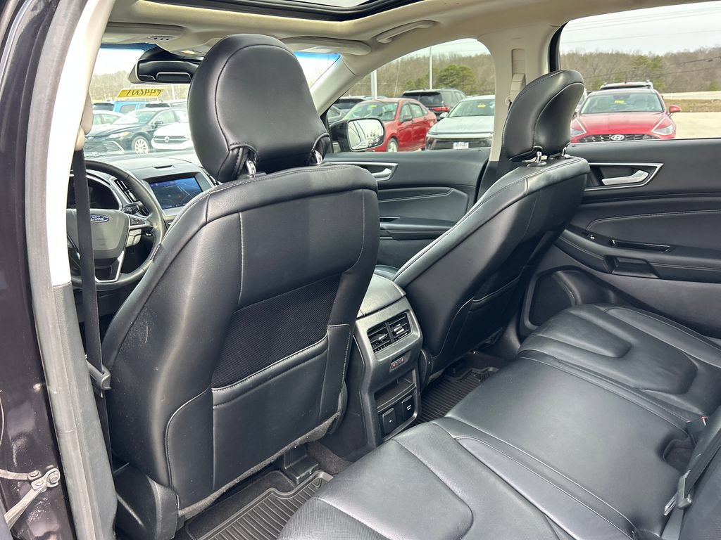 Used 2019 Ford Edge Titanium w/ Equipment Group 301A AWD/4WD image 41