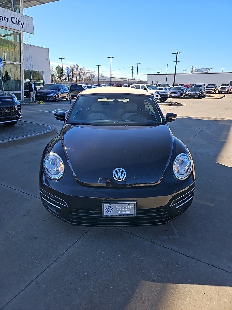Used 2018 Volkswagen Beetle 2.0T Coast image 2