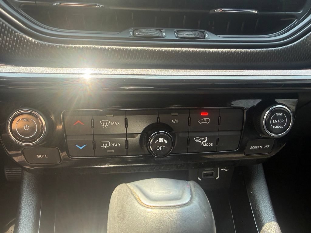 Certified 2022 Jeep Compass Latitude AWD/4WD image 24