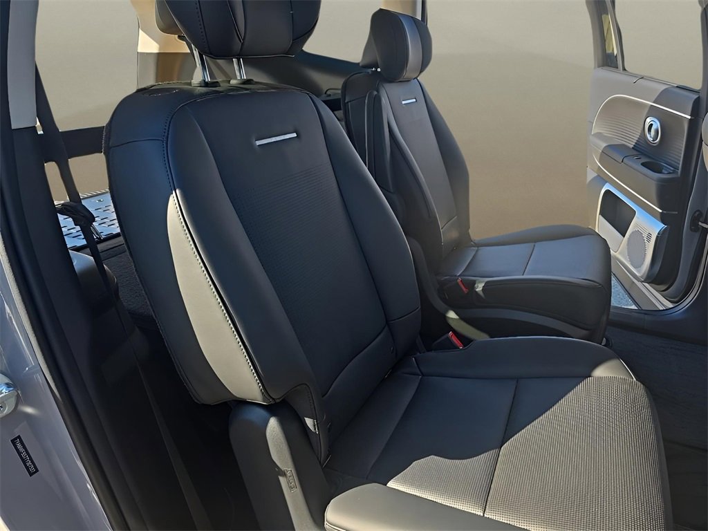 New 2026 Hyundai Ioniq 9 Limited image 17