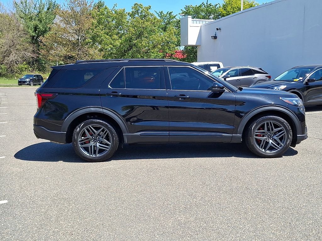 Certified 2025 Ford Explorer ST AWD/4WD image 10