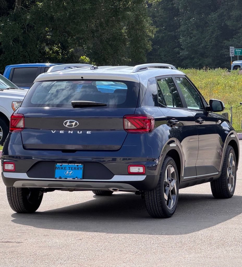 New 2026 Hyundai Venue SEL FWD image 12