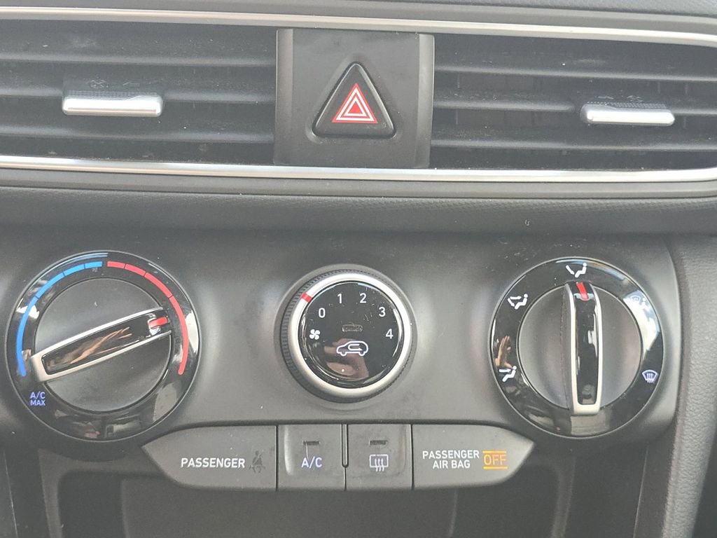 Used 2021 Hyundai Kona SE image 29