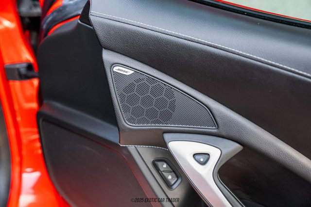 Used 2019 Chevrolet Corvette Stingray Coupe w/ Carbon Flash Badge Package image 70