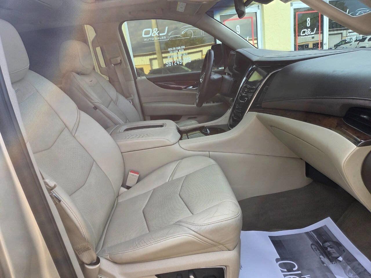 Used 2016 Cadillac Escalade Luxury RWD image 22
