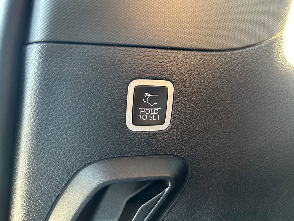 Used 2023 Jeep Grand Wagoneer Series III AWD/4WD image 31