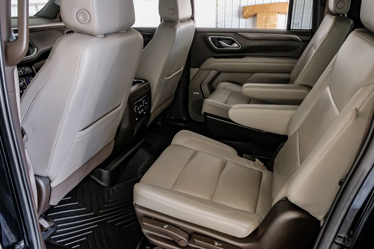 Used 2021 Chevrolet Suburban Z71 w/ Z71 Off-Road Package AWD/4WD image 37