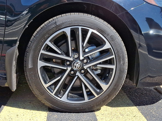 Used 2026 Toyota Camry XLE w/ Premium Package image 8