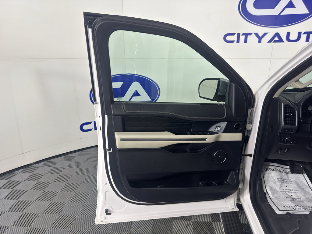 Used 2018 Ford Expedition Platinum AWD/4WD image 14