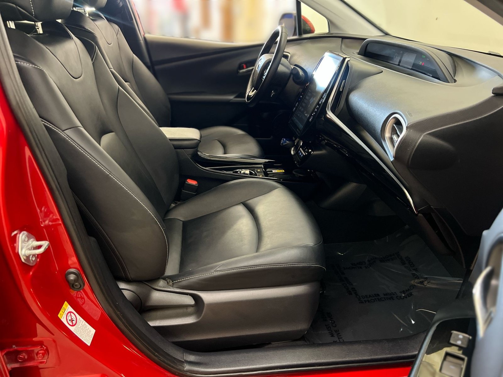 Used 2021 Toyota Prius Prime XLE w/ Carpet Mat Package (TMS) FWD image 25