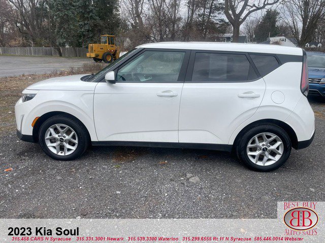 Used 2023 Kia Soul LX w/ LX Technology Package FWD image 6