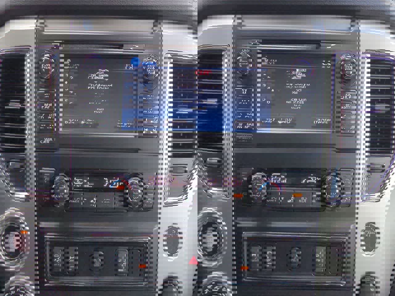 Used 2018 Nissan Titan SL image 28