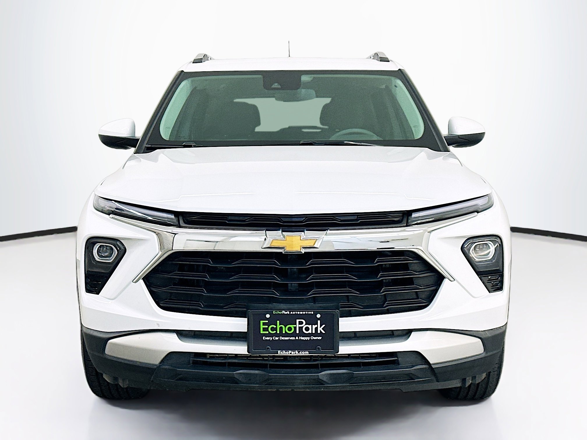 Used 2025 Chevrolet TrailBlazer LT image 2