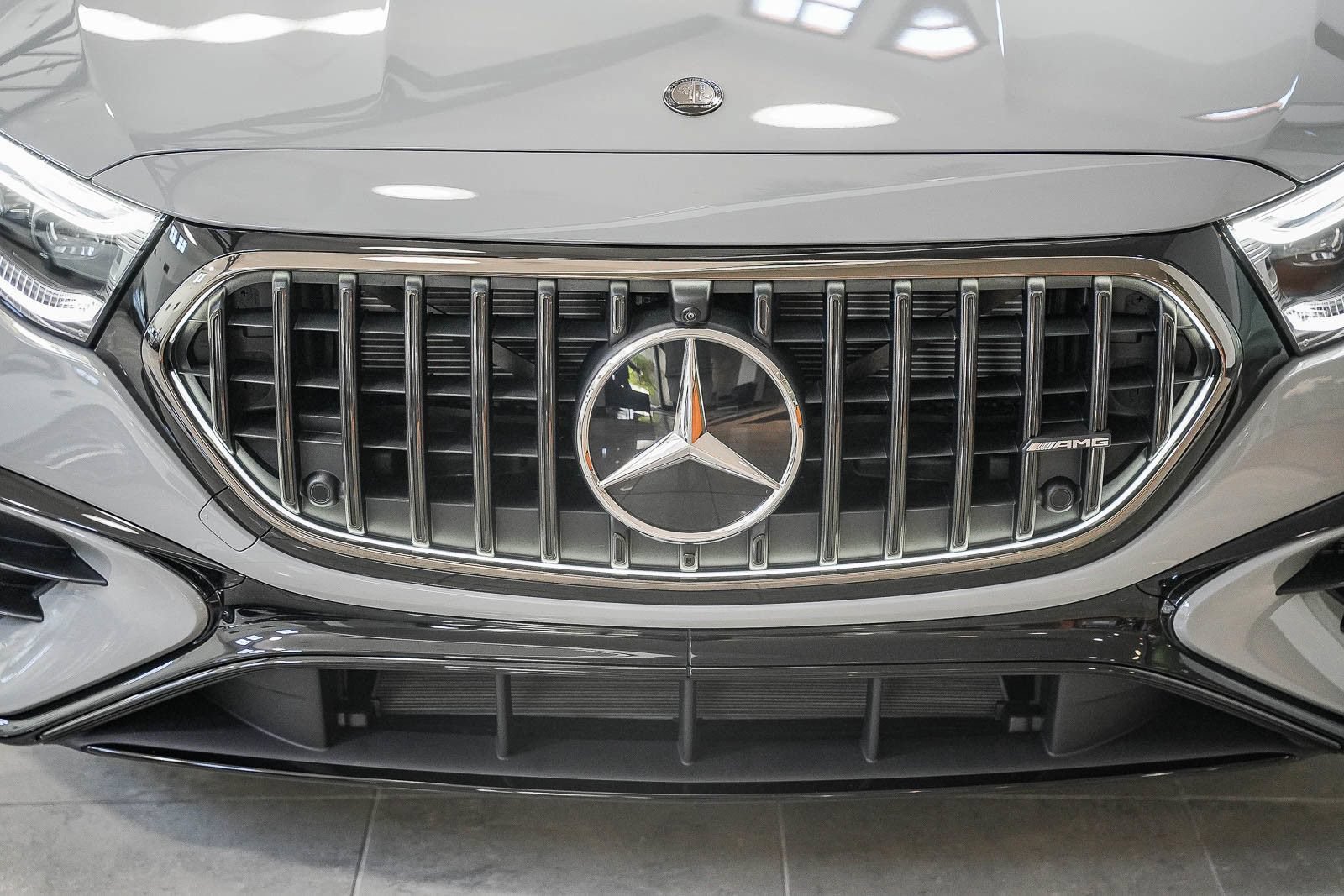 New 2026 Mercedes-Benz E 53 AMG e 4MATIC Sedan image 7