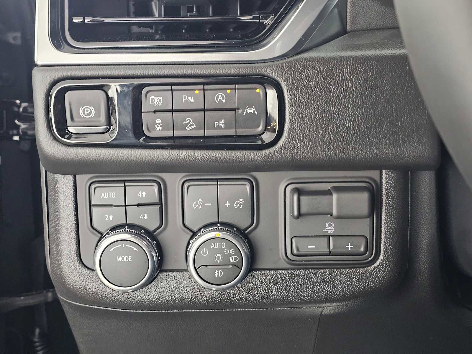 New 2026 GMC Yukon XL Denali w/ Advanced Technology Package image 32