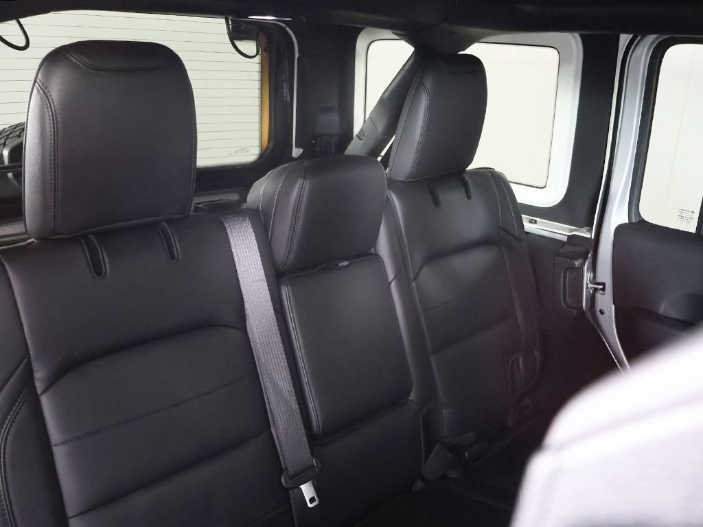 Used 2023 Jeep Wrangler Unlimited Sahara AWD/4WD image 30