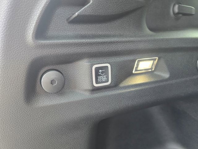 Used 2025 Jeep Grand Cherokee L Laredo w/ Luxury Tech Group I image 17